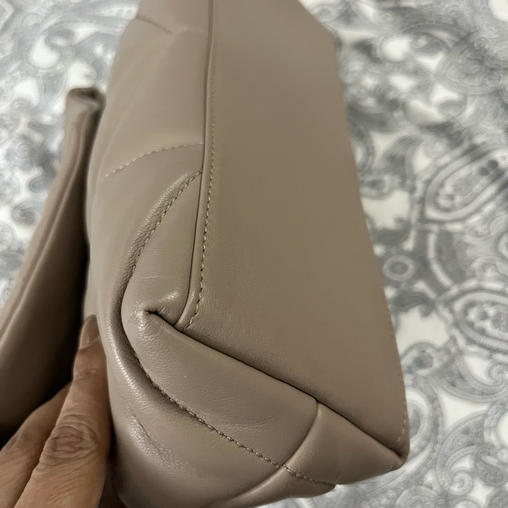 Yves Saint Laurent Beige Quilted Leather Shoulder Bag - Picture 2 of 6